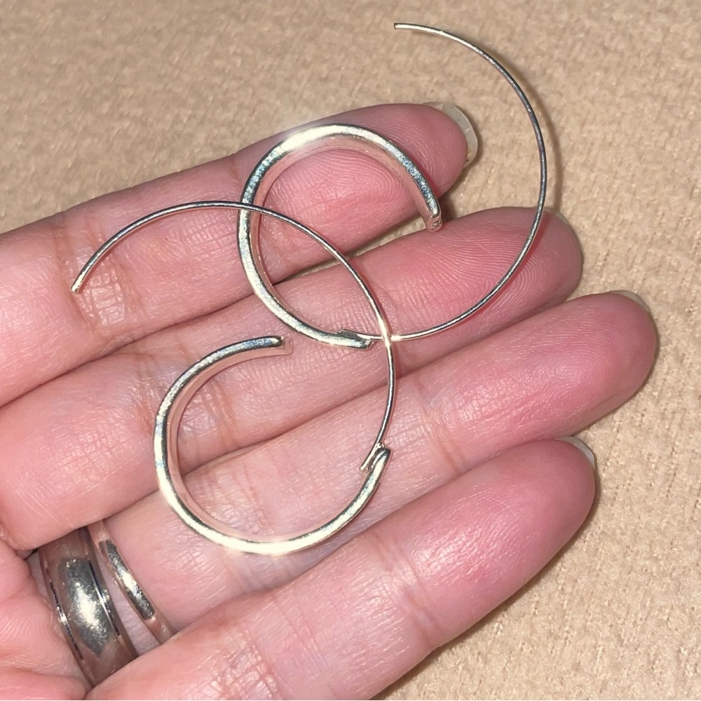 NWOT SILVER UNIQUE LOOPY HALF CIRCLE EARRINGS! - Picture 5 of 5